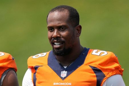 AP Source: Broncos Trade Star Linebacker Von Miller To Rams