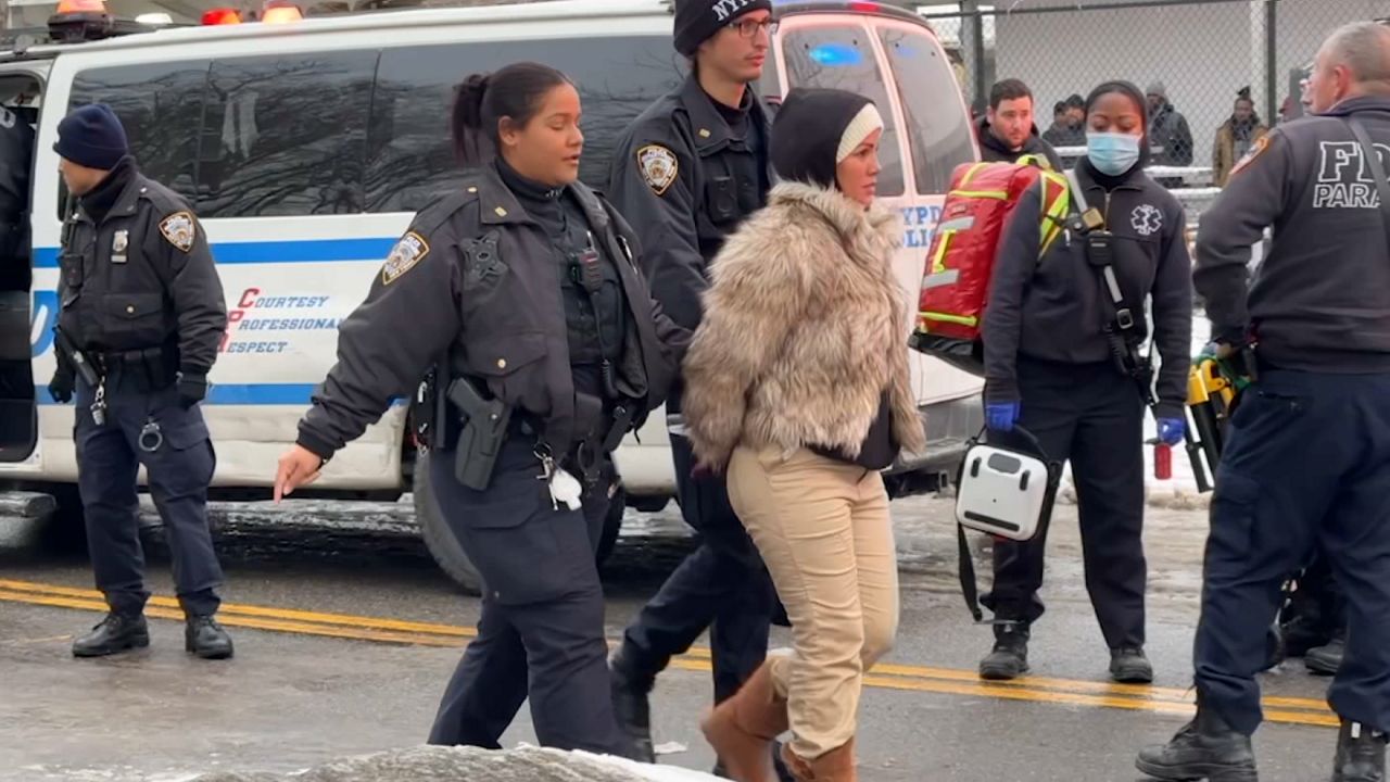 Seis detenidos apuñalamiento afuera de albergue migrantes