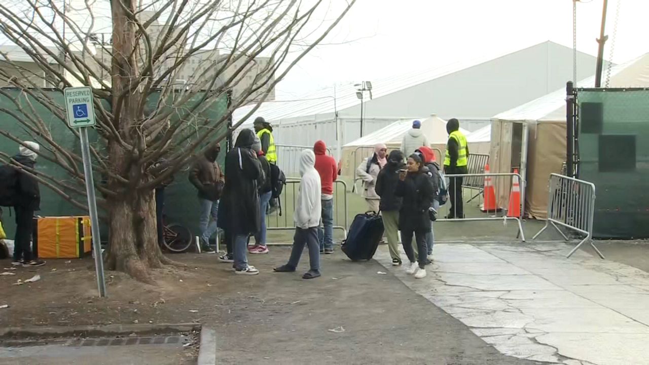 Curfew begins at Randall's Island migrant shelter