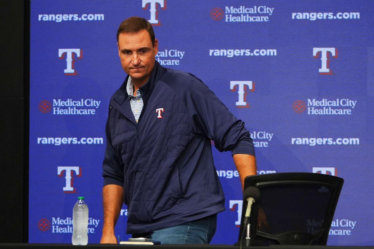 Texas Rangers hire Skip Schumaker as manager, signing former Marlins ...