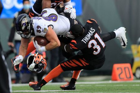 Burrow's 525 yards, 4 TDs catapult Bengals