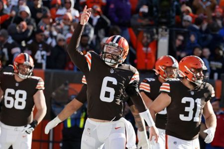 Browns' COVID cases grow, Mayfield, Stefanski test positive