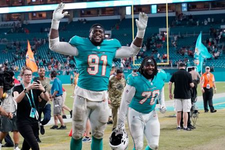 A stunner: Miami wins 2nd straight, tops Ravens 22-10 - West