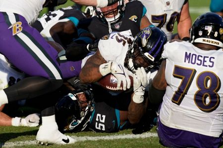 Jags edge Ravens 28-27 on 2-pointer, Tucker's 67-yard miss - The