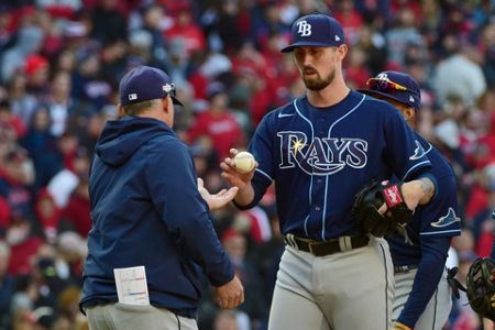 15 innings! Gonzalez's HR leads Guardians past Rays for sweep