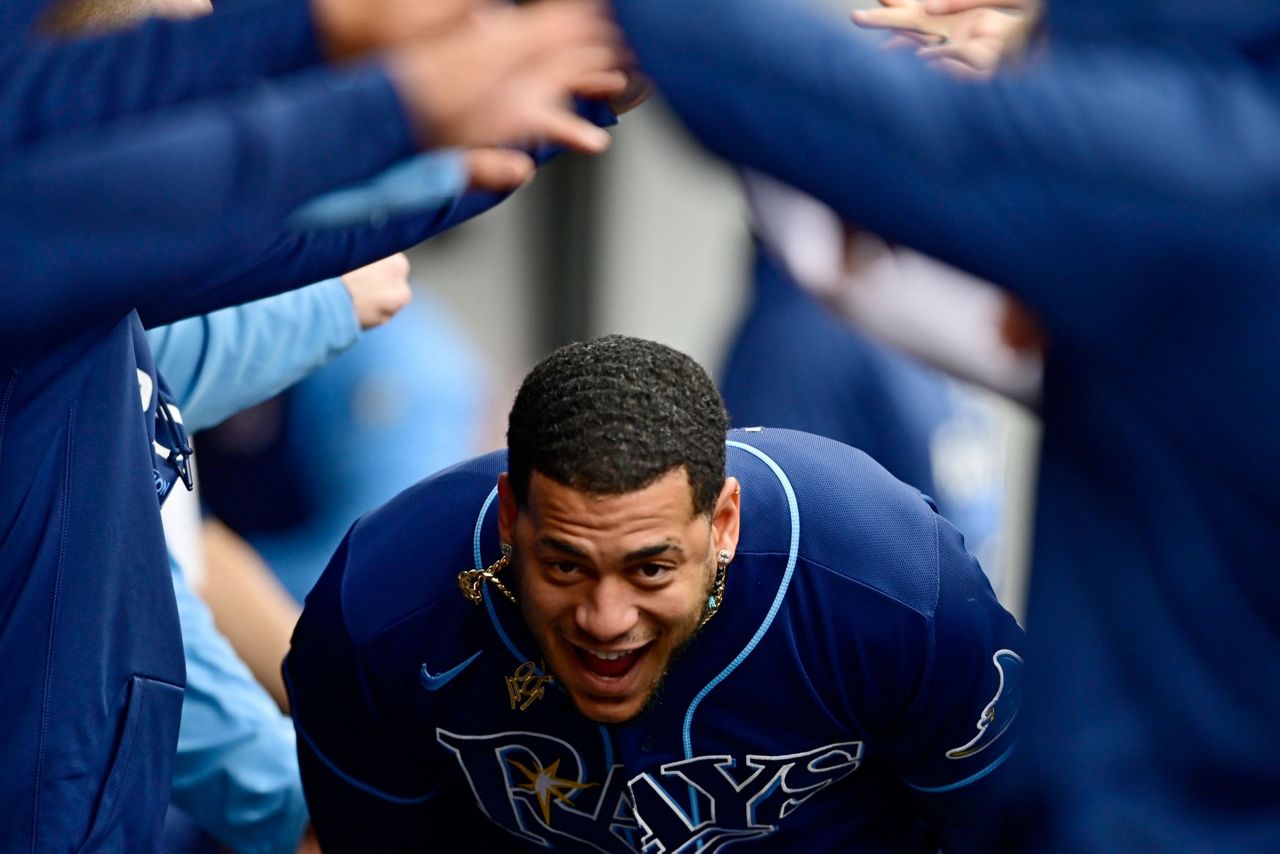 Ramírez's 2-run homer sends Guardians past Rays in AL opener