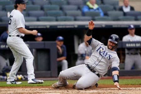 Aaron Boone Berates an Umpire, and the Yankees Take 2 From the Rays - The  New York Times