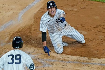 Benches empty after Aroldis Chapman's brushback pitch as Yankees