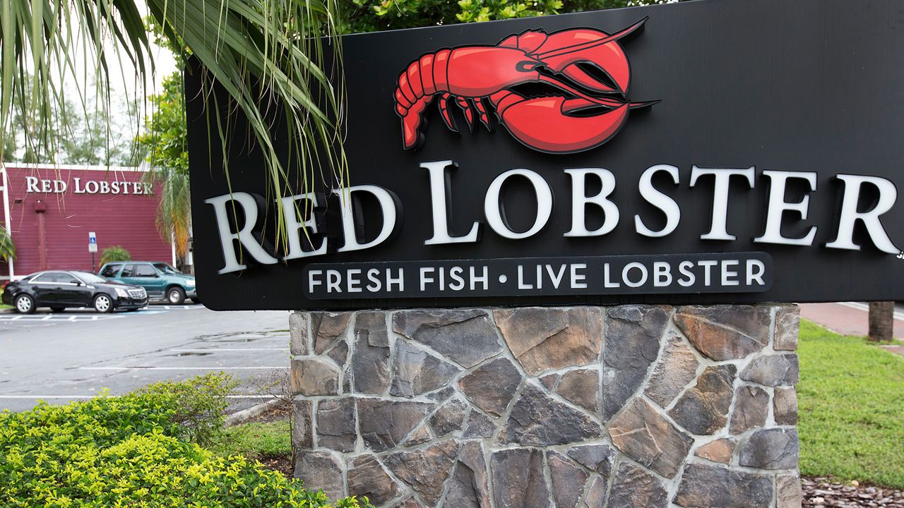 Red Lobster has closed dozens of stores nationwide.  (AP Photo/Wilfredo Lee)