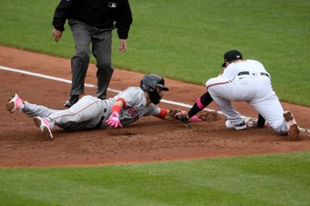 Red Sox shut down Tanner Houck with sore flexor muscle