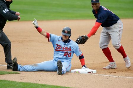 Red Sox beat Twins with home runs from Verdugo, Bogaerts