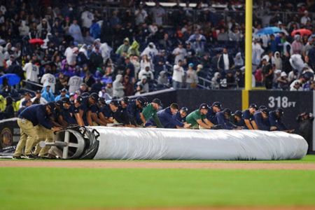 Yankees react to smallest crowd in (new) Yankee Stadium history