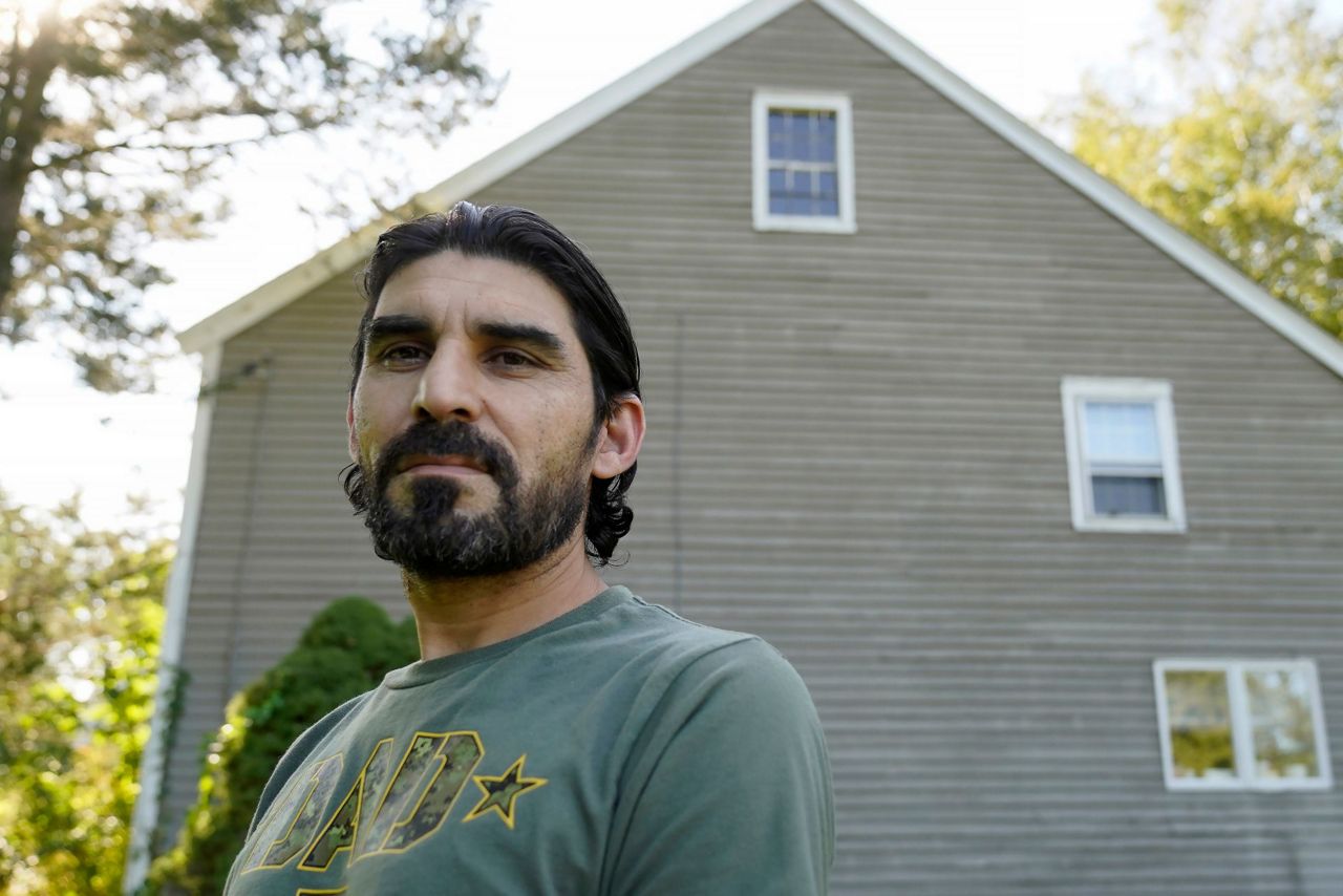 New model to enlist regular Americans to resettle refugees