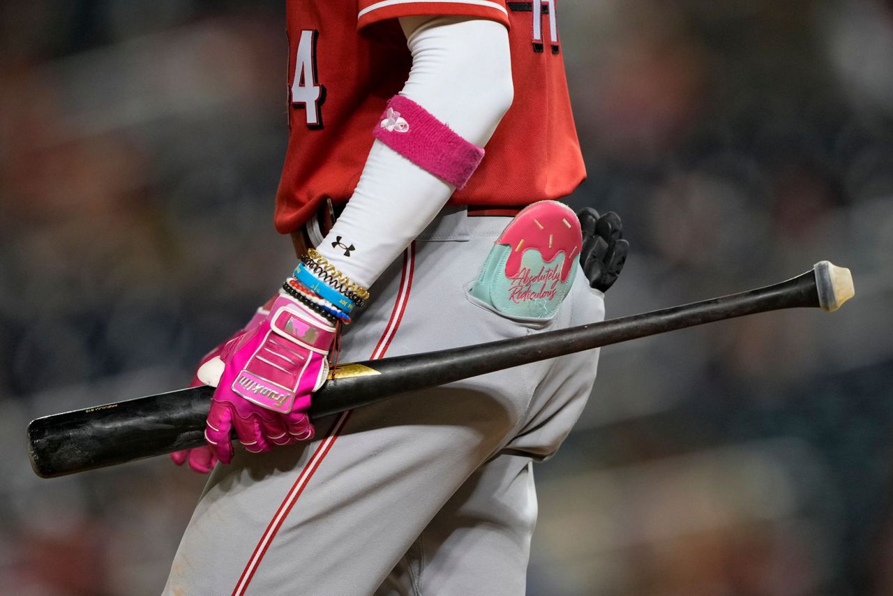 Cincinnati Reds rookie Elly De La Cruz homers after umpires had him