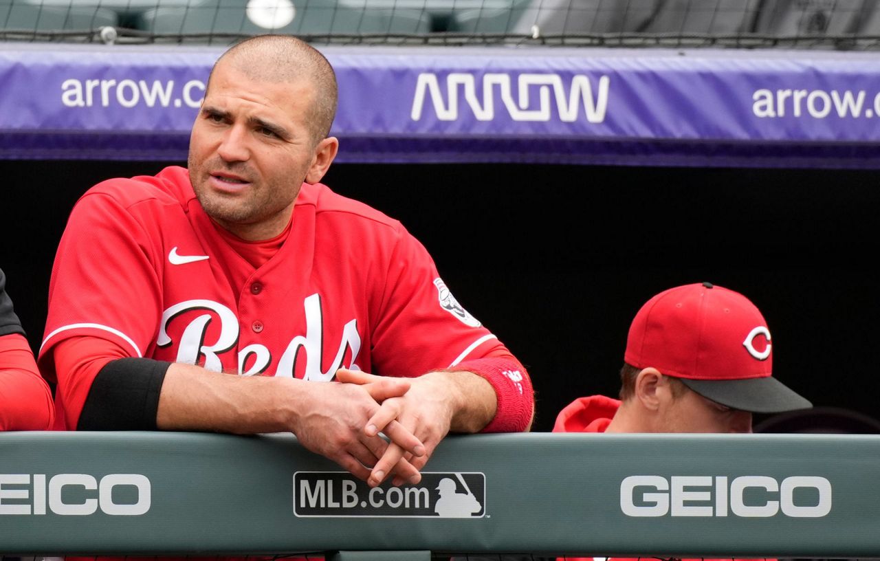 Joey Votto diagnosed with COVID-19, placed on injured list by