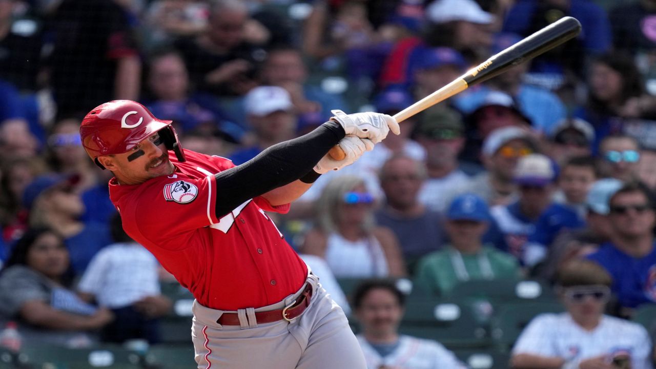 Rafael Devers hits 2-run homer as the Boston Red Sox beat the Chicago White  Sox 3-1 - CBS Boston