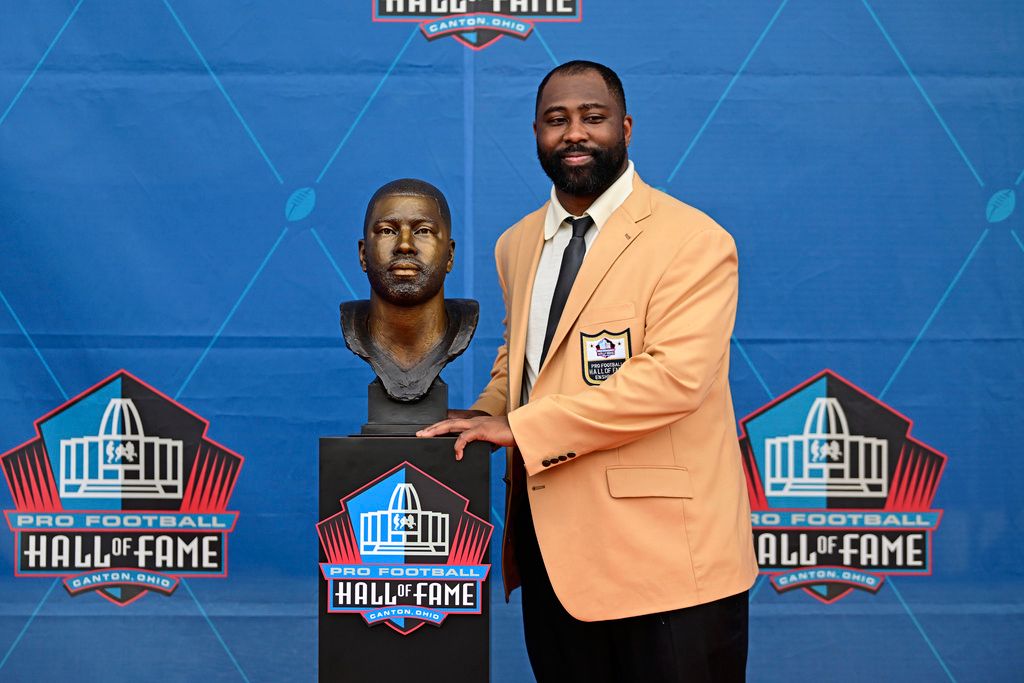 Joe Thomas, Darrelle Revis, Ronde Barber lead Hall of Fame 2023 class