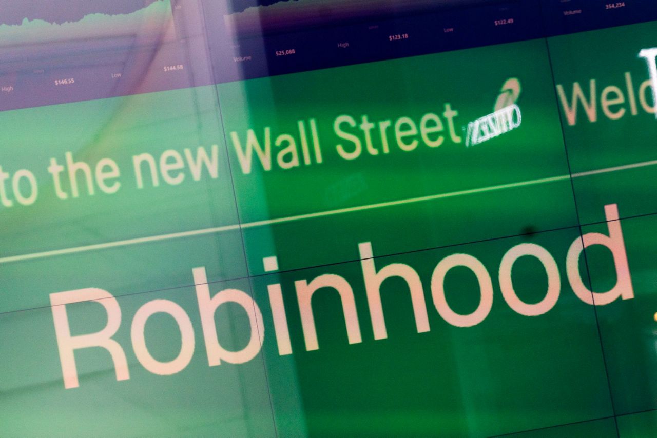 Robinhood makes its debut on Wall Street