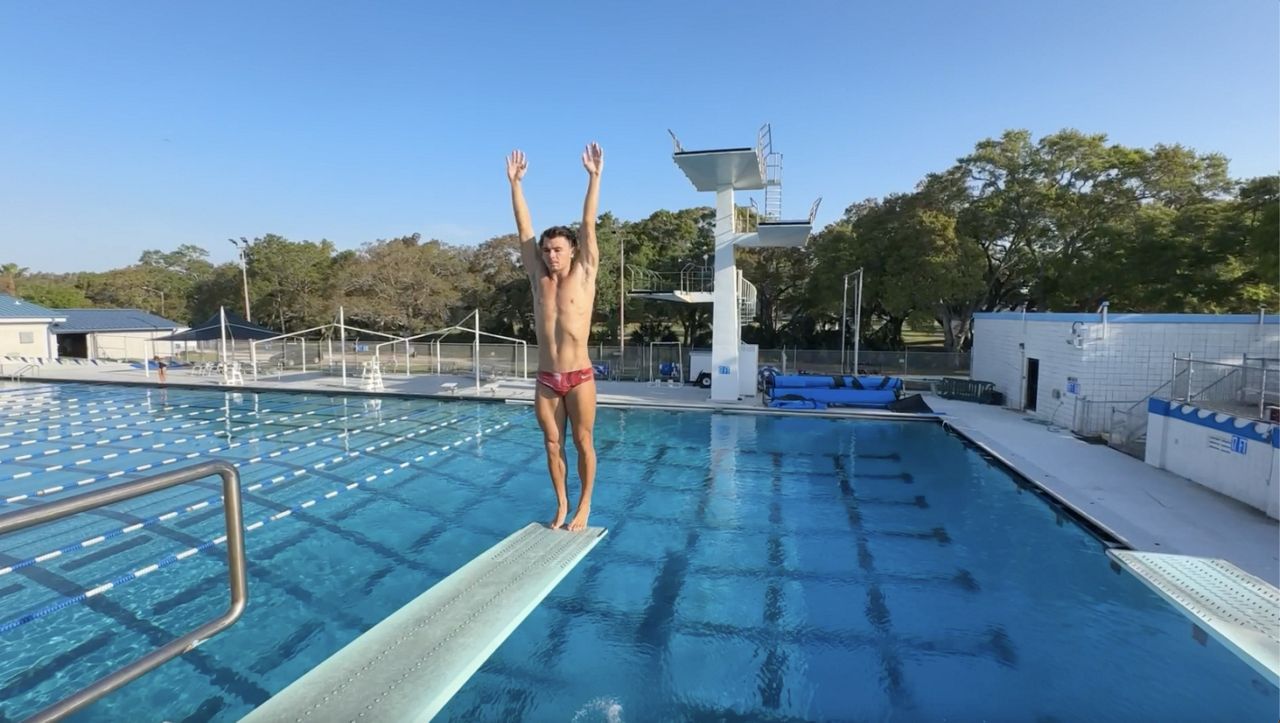 Countryside High graduate Rocco Simonelli makes big splash in college diving
