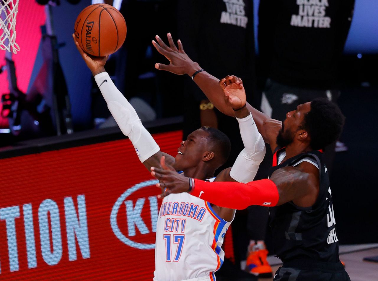 Schroder scores 30; Thunder top Rockets to even series