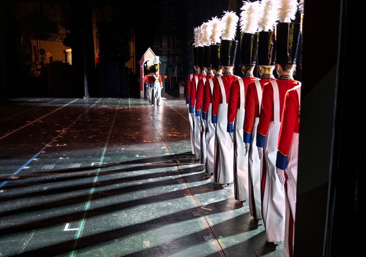 Dancer born with one hand makes Radio City Rockettes history