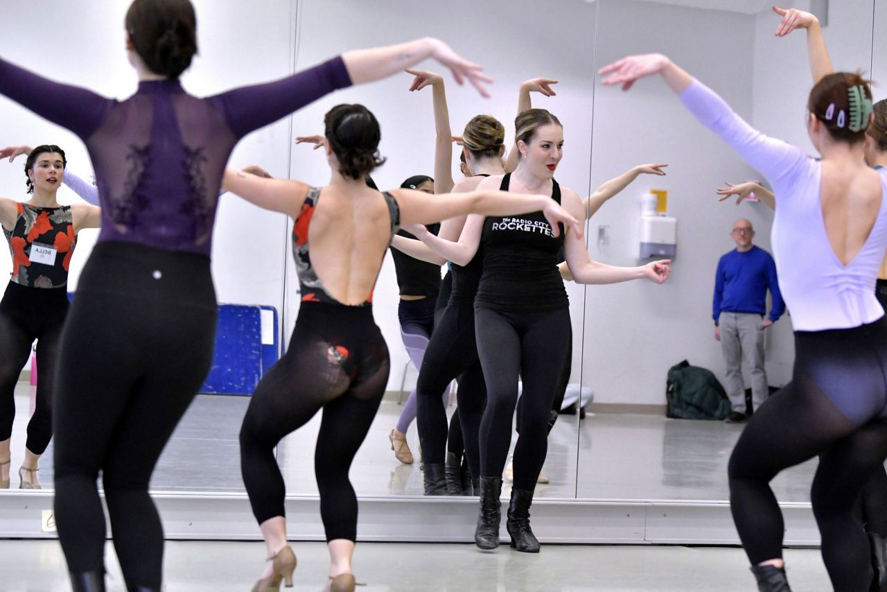 Dance like a Rockette: College students take unique class