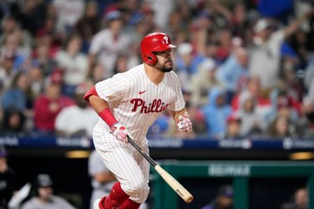 Phillies remain cautiously optimistic Harper hits May return