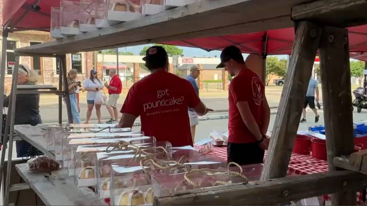 Raised in a Southern Kitchen sells pound cake at the Rockwall Farmers Market. (Spectrum News 1/Emily Pounds)