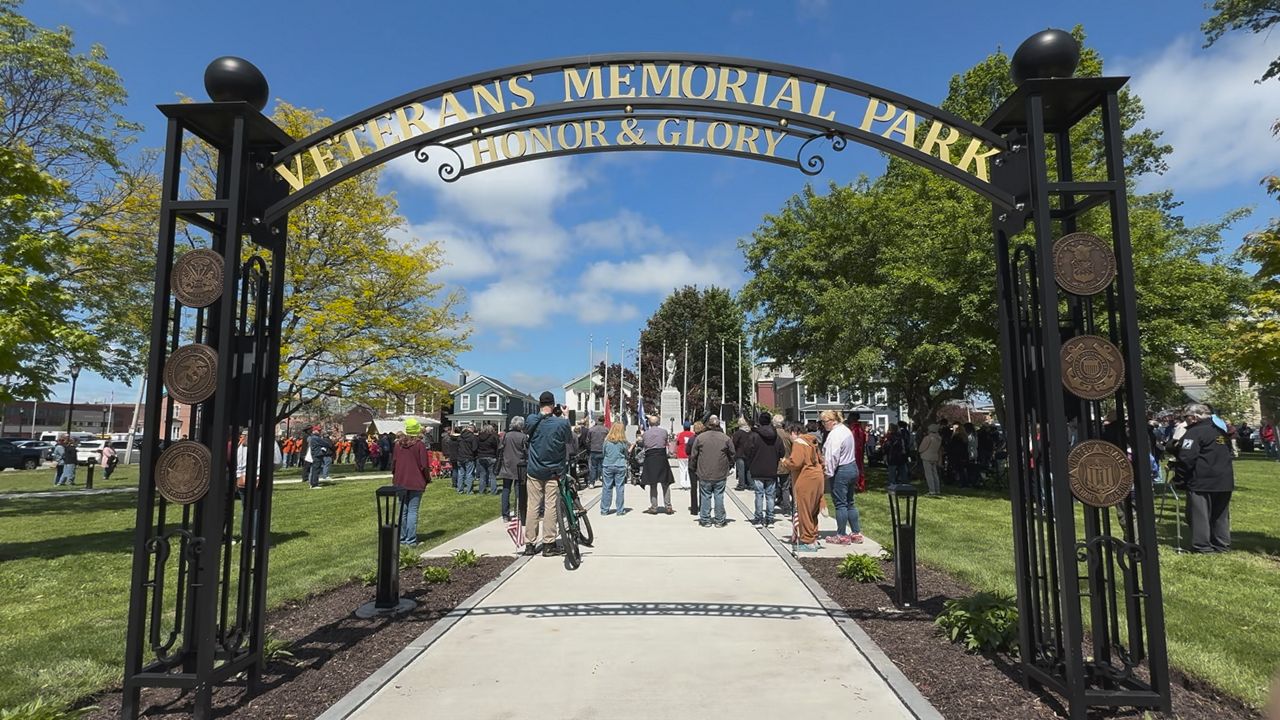 Many gathered at Veterans Memorial Park in Rome for a Memorial Day Ceremony. (Melissa Krull/Spectrum News)