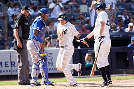 Salvador Perez hits his 200th homer as a catcher as the Royals