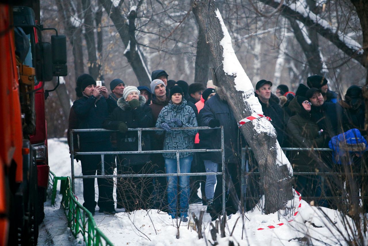 Russia: 4 dead in apartment collapse, apparent gas explosion