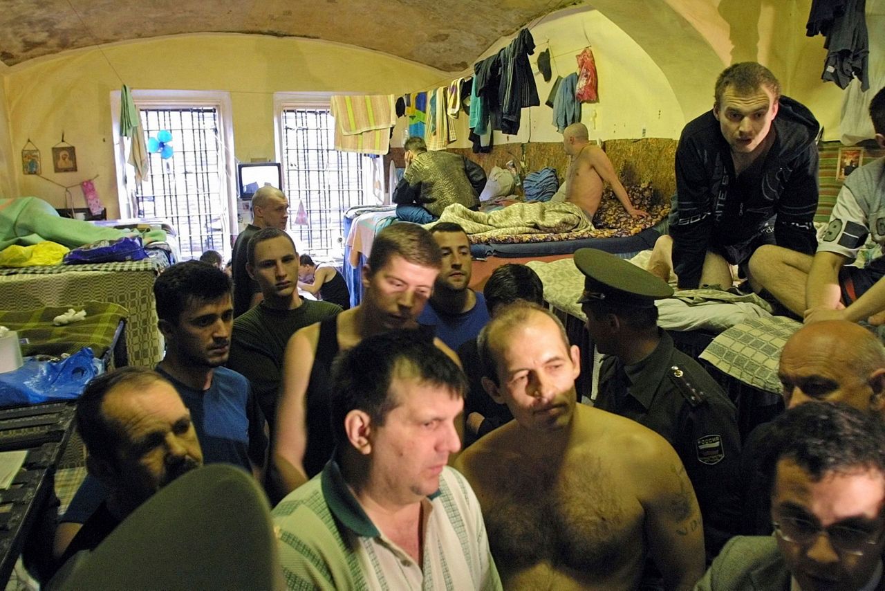 What's life like for Russia's political prisoners? Isolation, poor food ...