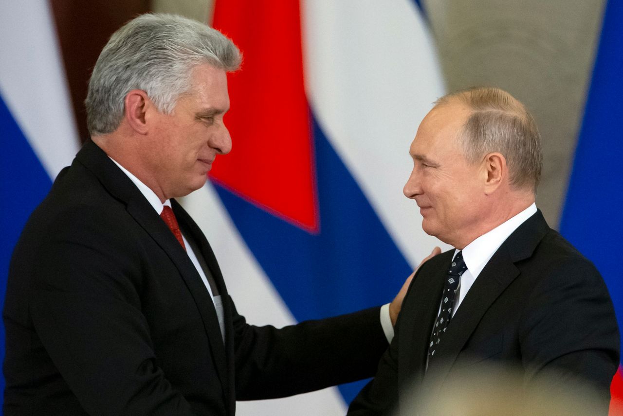 Russia and Cuba vow to expand their "strategic" ties