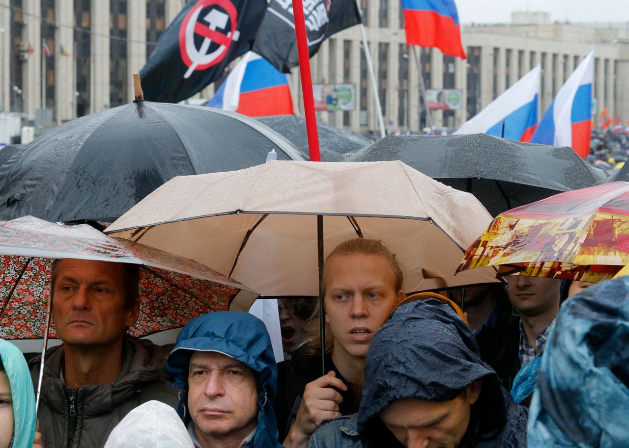 1,000s gather for Moscow election protest