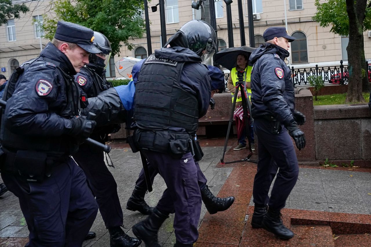 Russian Police Block Mobilization Protests Arrest Hundreds