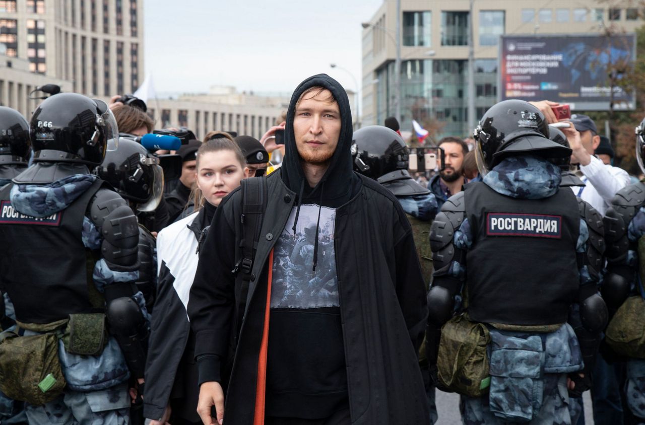 1,000s gather for Moscow election protest