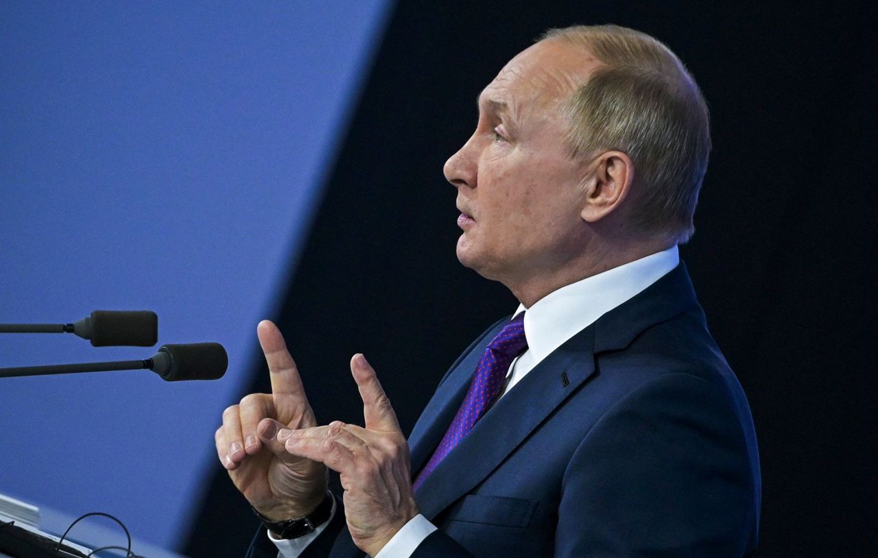 Putin Urges West To Act Quickly To Offer Security Guarantees