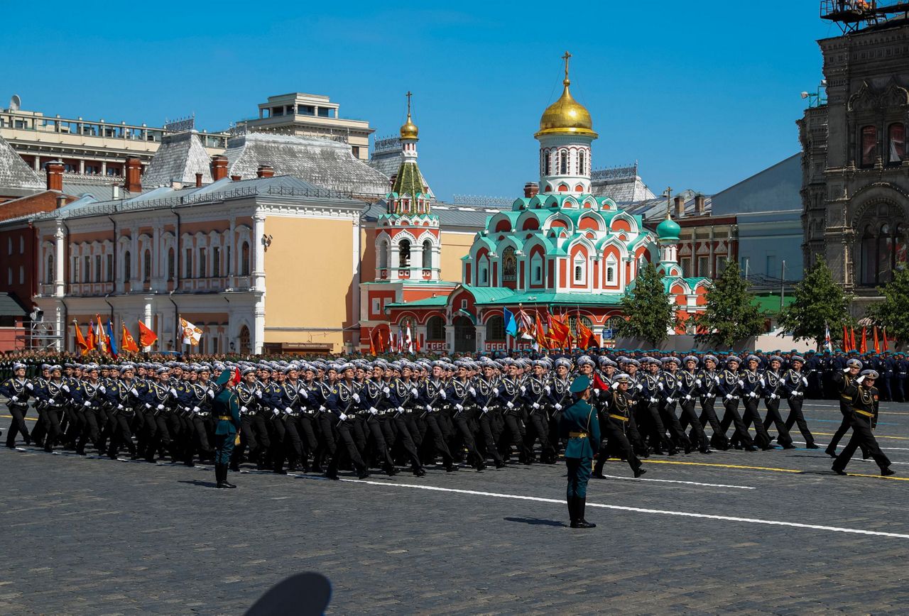 Парад на красной площади. 2006 Году,, на красной площади парад. ЗИЛ-157кв красная площадь парад. Красная площадь в Москве танки.