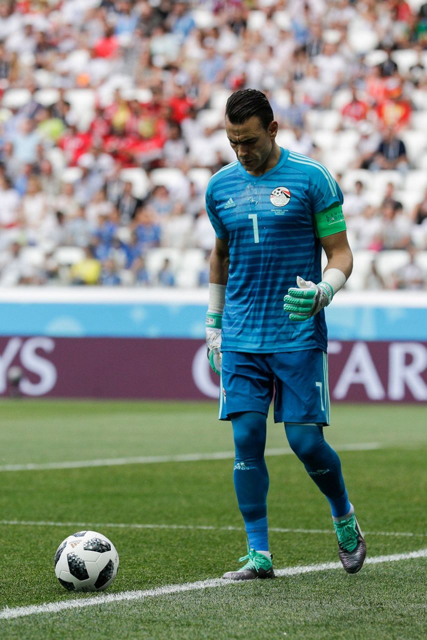 Egypt goalkeeper El Hadary World Cup's oldest player