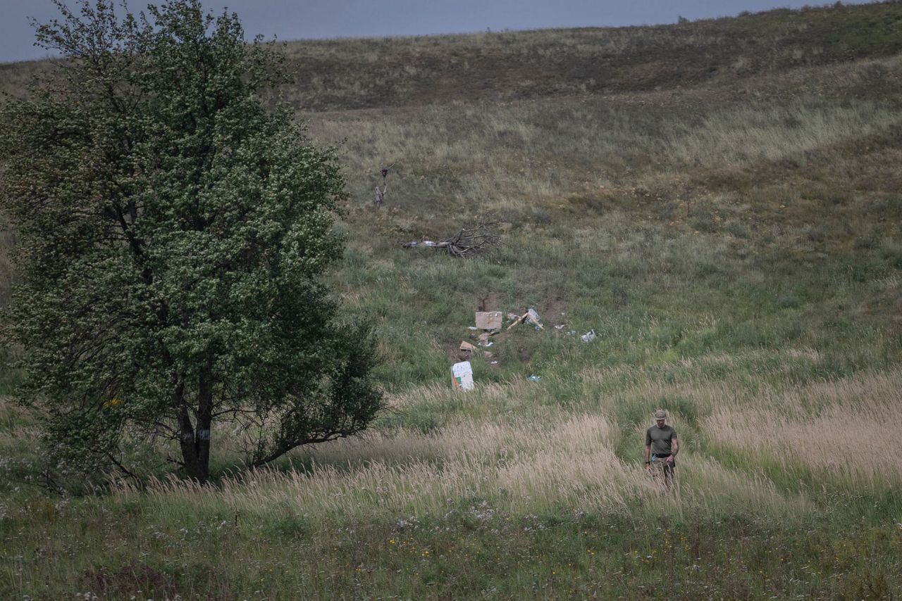 Volunteer sniper embodies Ukraine’s versatile military