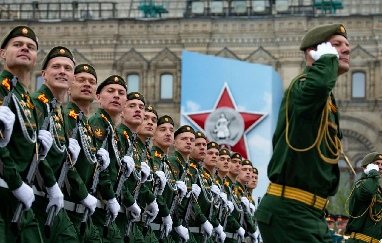 Солдаты на день победы