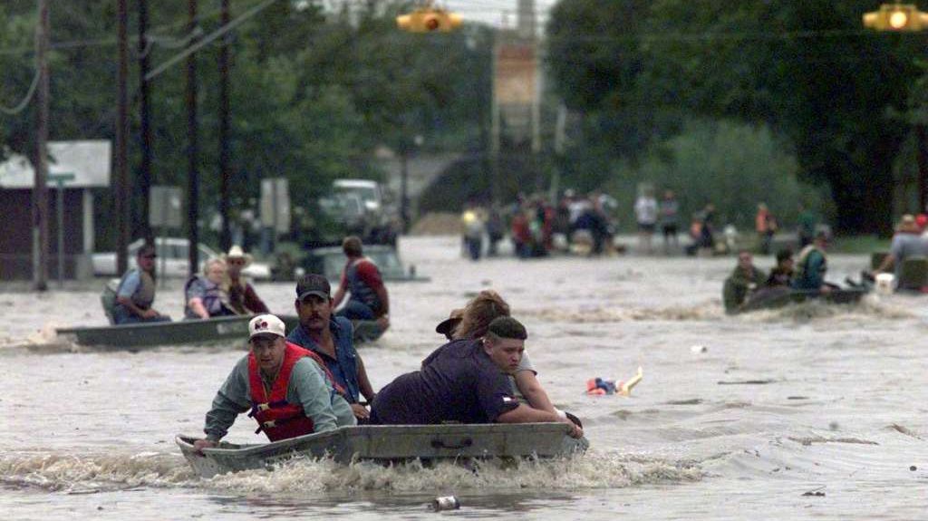People are evacuated on rafts during 1998 flood in San Antonio. (National Weather Service)