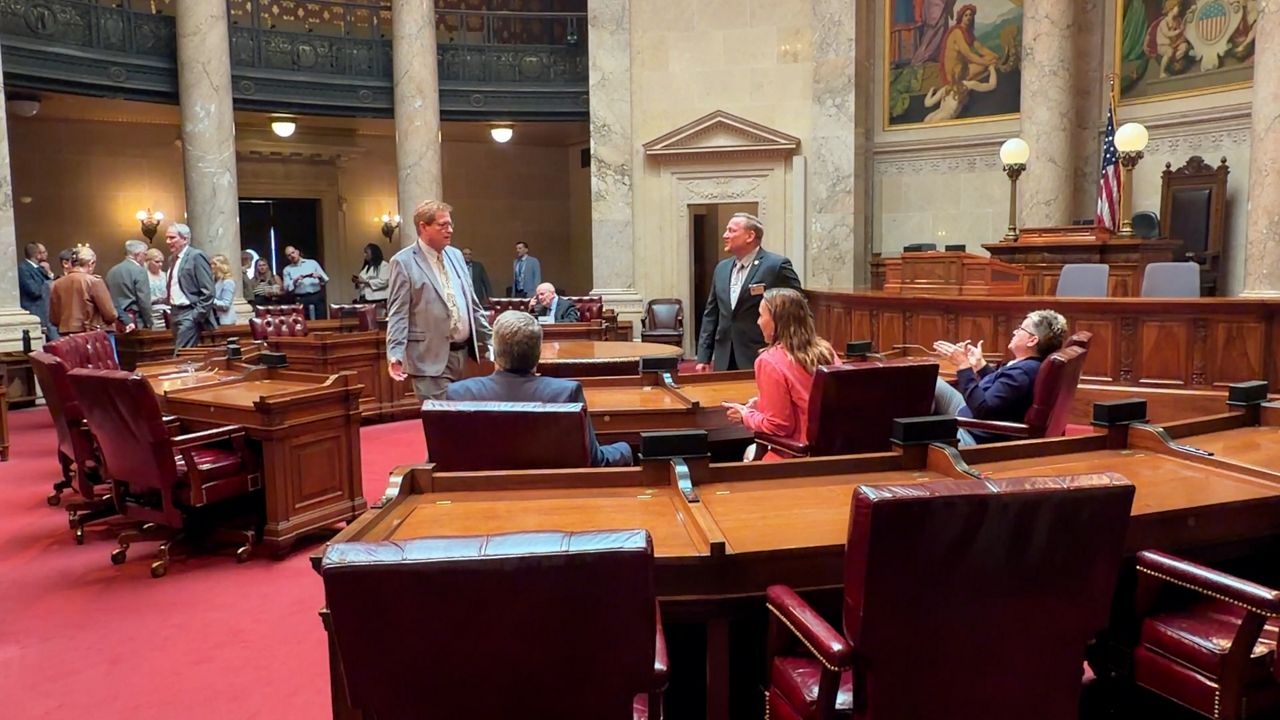 Gerrymandering special session left open