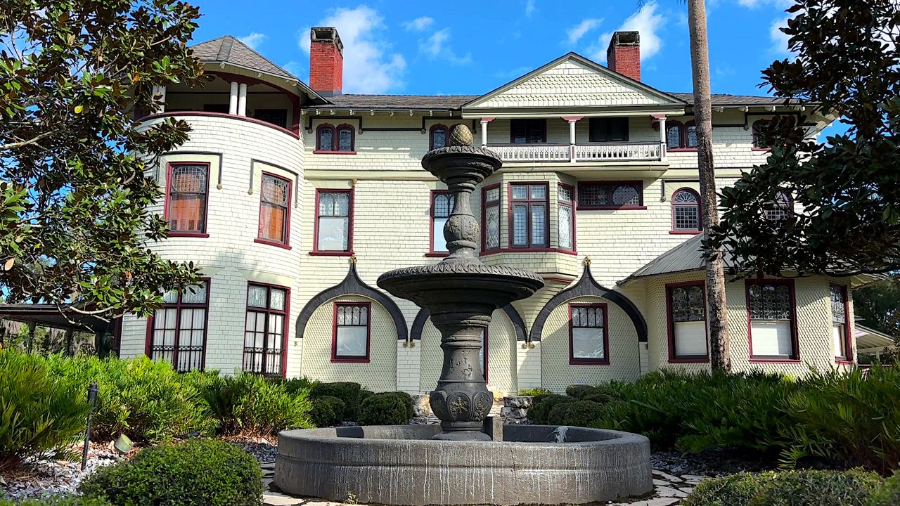 Stetson Mansion reopens as Florida’s ‘Christmas Mansion’ for 2025 holiday season