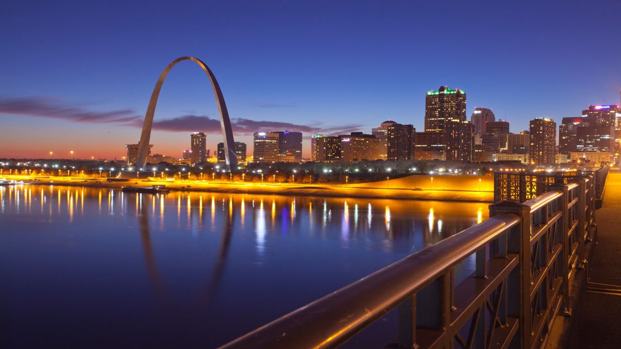 gateway arch at night