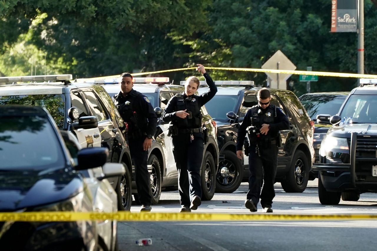 1 killed, 4 wounded in shooting outside Sacramento nightclub