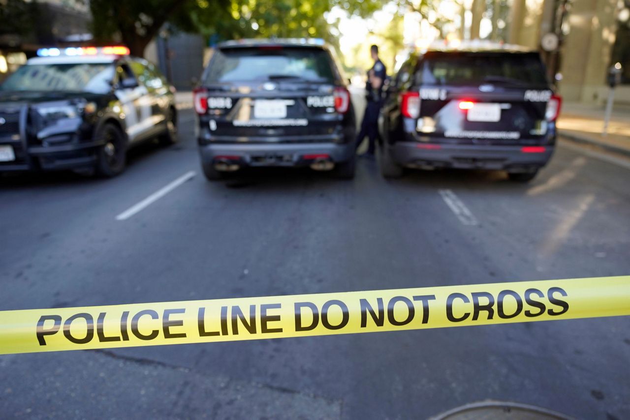 1 killed, 4 wounded in shooting outside Sacramento nightclub