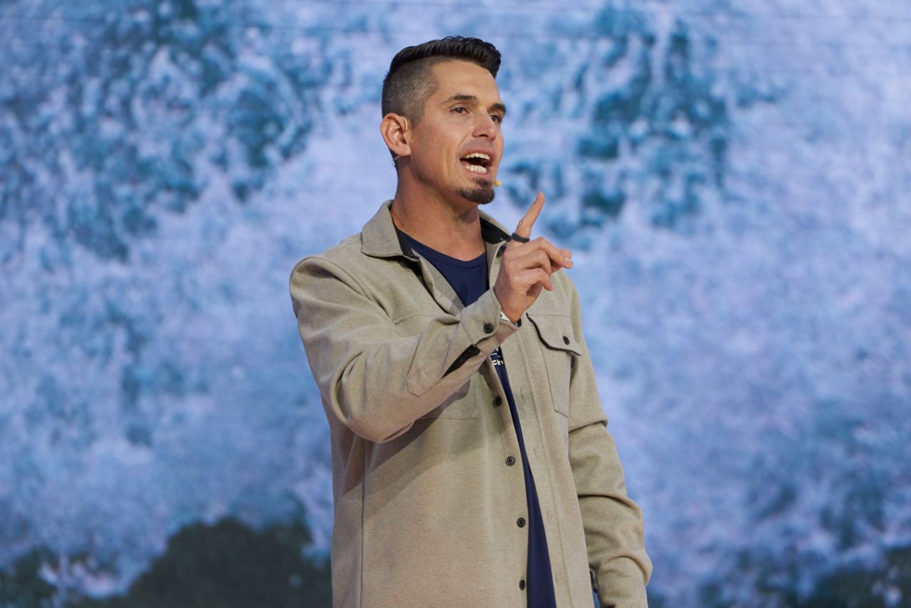 New Saddleback pastor sees women clergy in church's future