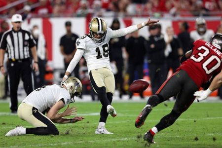 Saints frustrate Brady again, beat SB champ Buccaneers 9-0