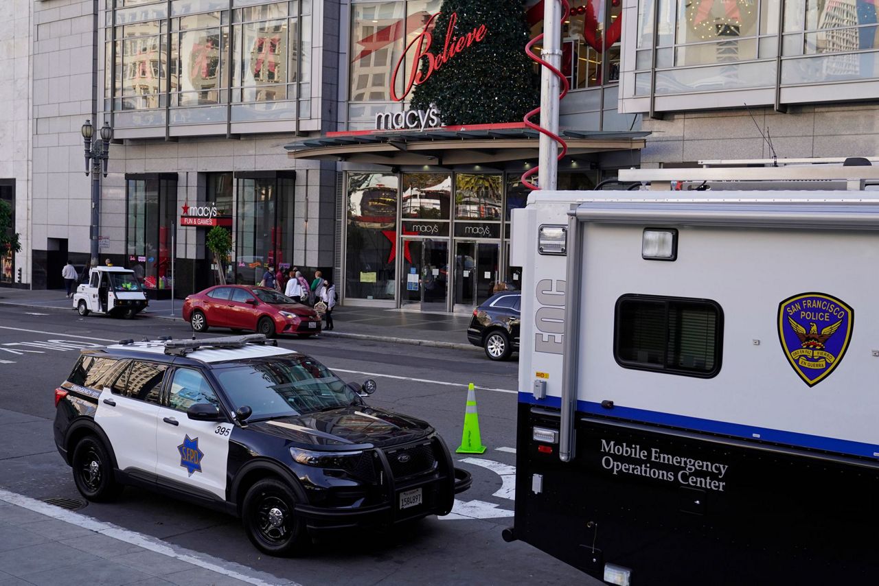 Thieves 'emptied out' SF's Union Square Louis Vuitton store, police say